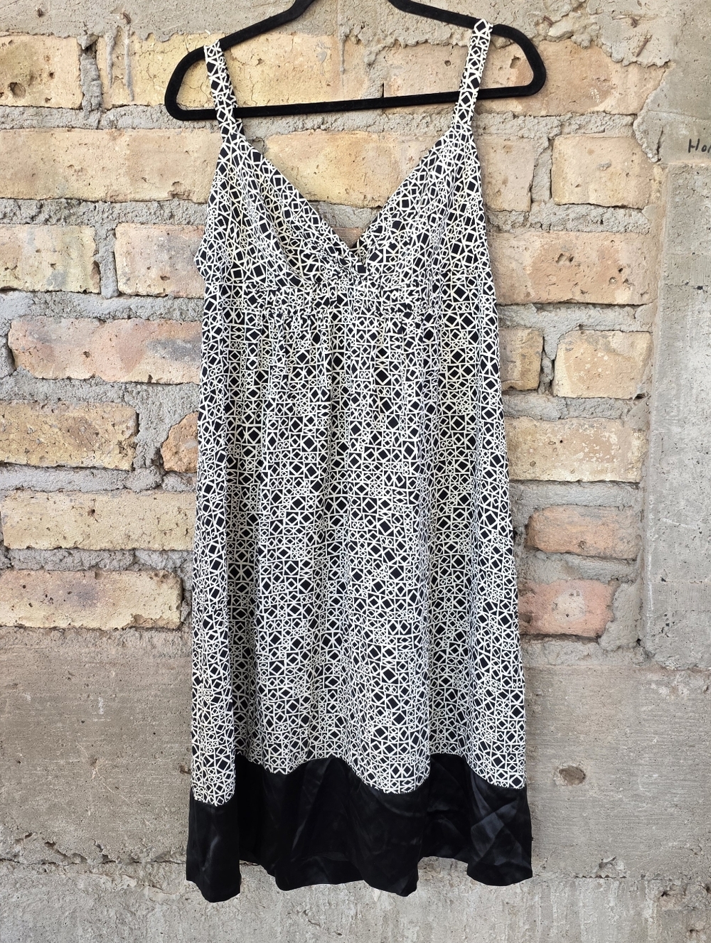 ​BCBGMAXAZRIA 100% Silk Geometric Print V-Neck Slip Dress - Size 12